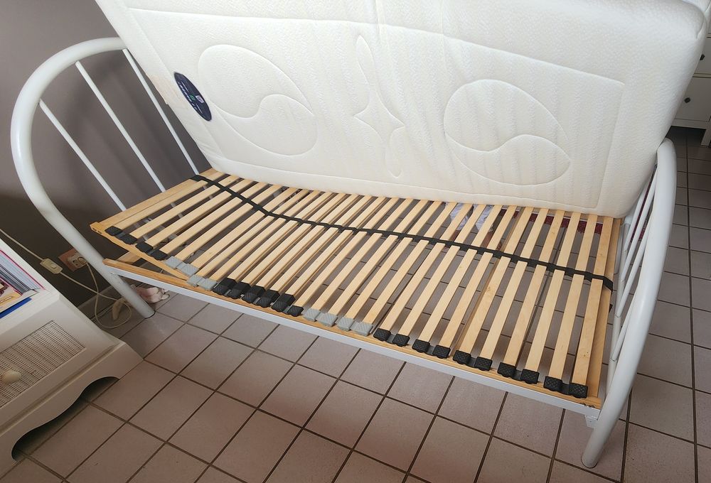 Lit - Sommier relevable - matelas 79 kg m3 Meubles