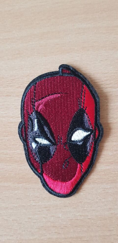 Ecusson brod�
deadpool 
super h�ros Marvel
9x6 cm
5 Carnon Plage (34)
