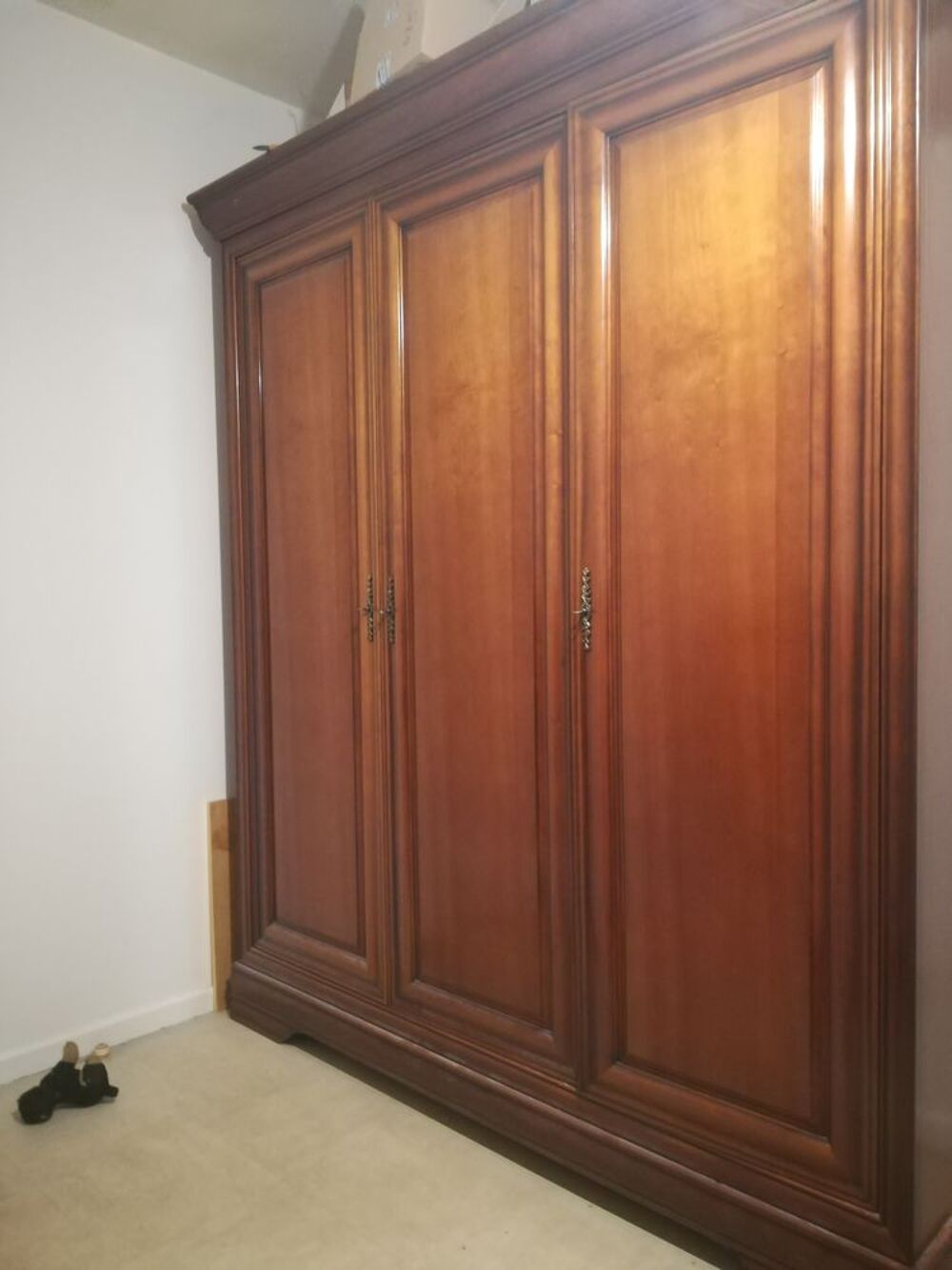 Grande armoire en merisier 1O0 euro Meubles