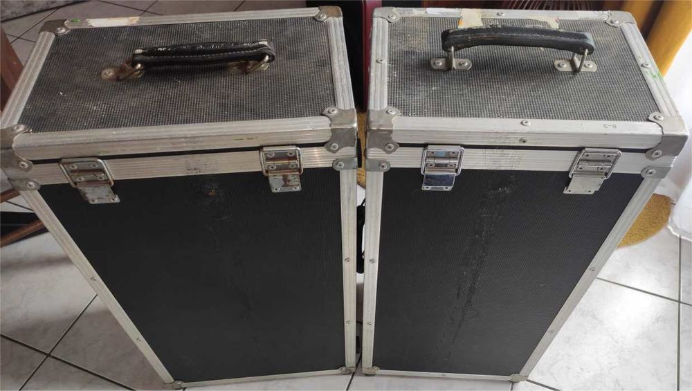 Flight Case / Malles rigides rembourr&eacute;es Lot de 2 Instruments de musique