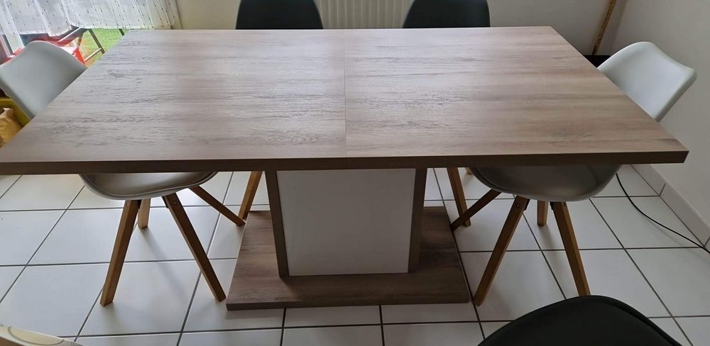 Table &agrave; manger avec rallonge - jusqu'&agrave; 8 personnes Meubles