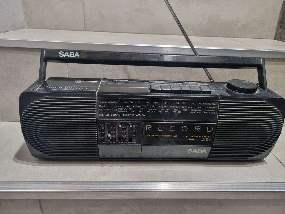 Radio cassette SABA secteur ou piles Audio et hifi