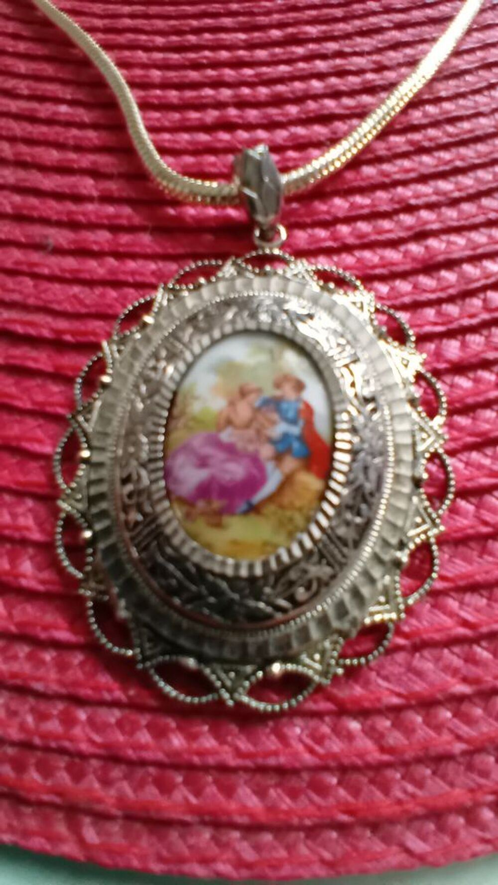 M&eacute;daillon ancien Bijoux et montres