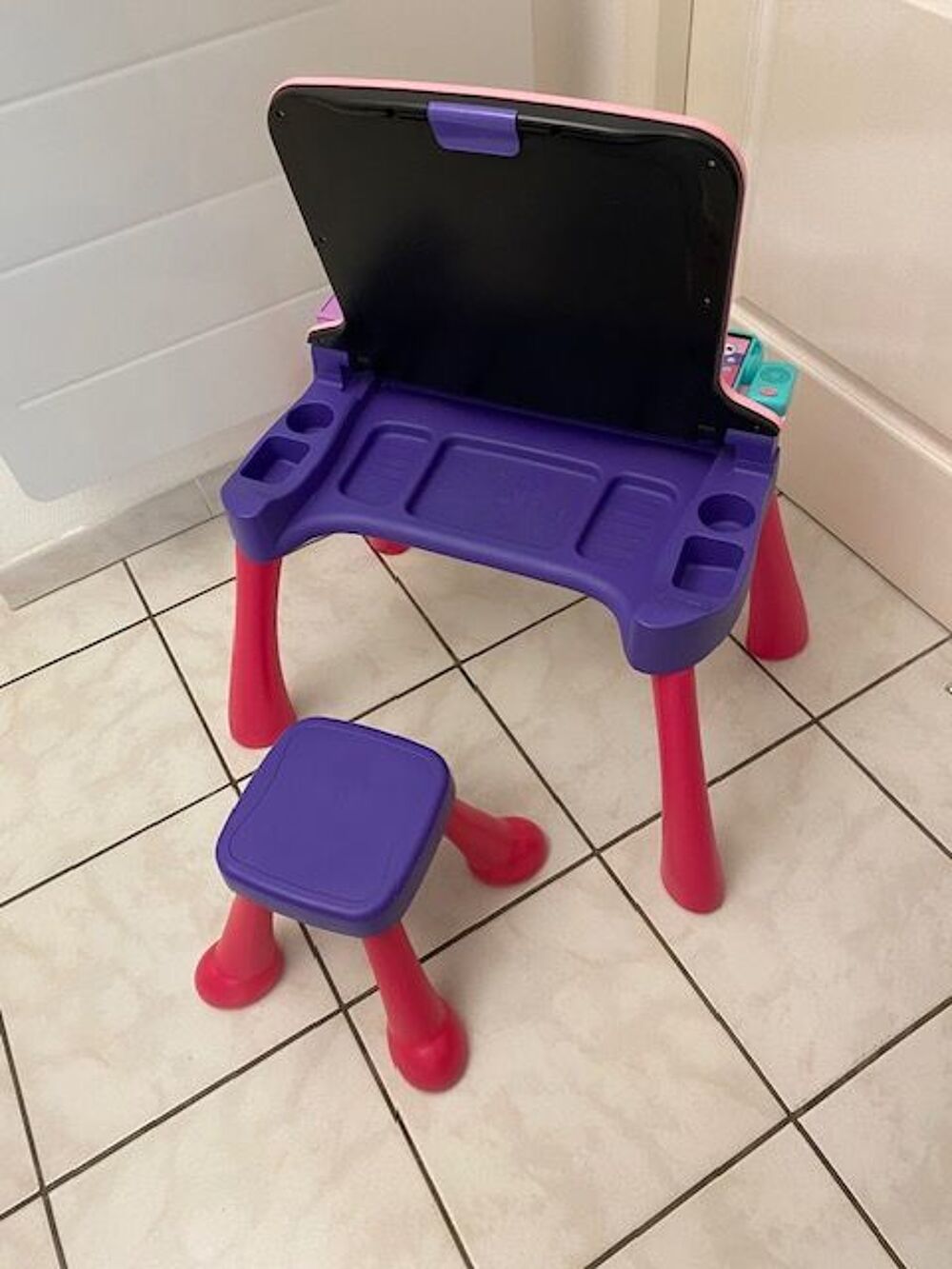  Table interactive. Jeux / jouets