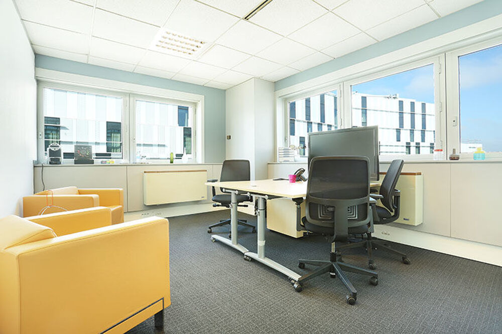   Espace de bureau privé pour 3 personnes à Paris Roissy Airport HQ Tremblay-en-france