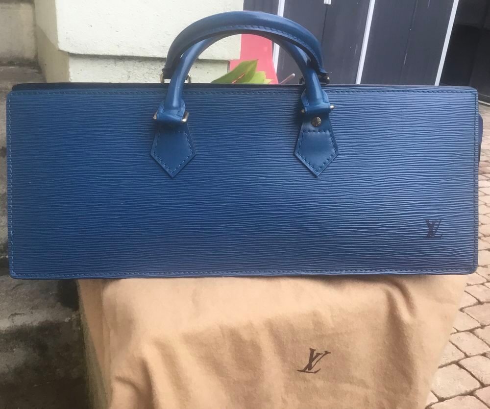 Sac Louis Vuitton mod&egrave;le triangle Maroquinerie