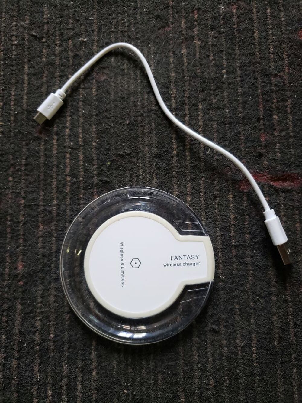 Chargeur smartphone &agrave; induction neuf Téléphones et tablettes