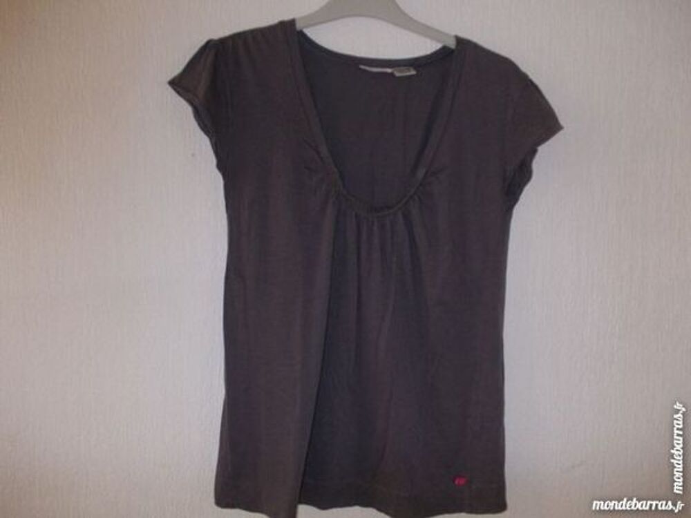 T-shirt neuf T38/40 Vêtements