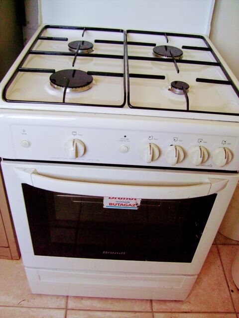 cuisini�re peut servit 0 Guiler-sur-Goyen (29)