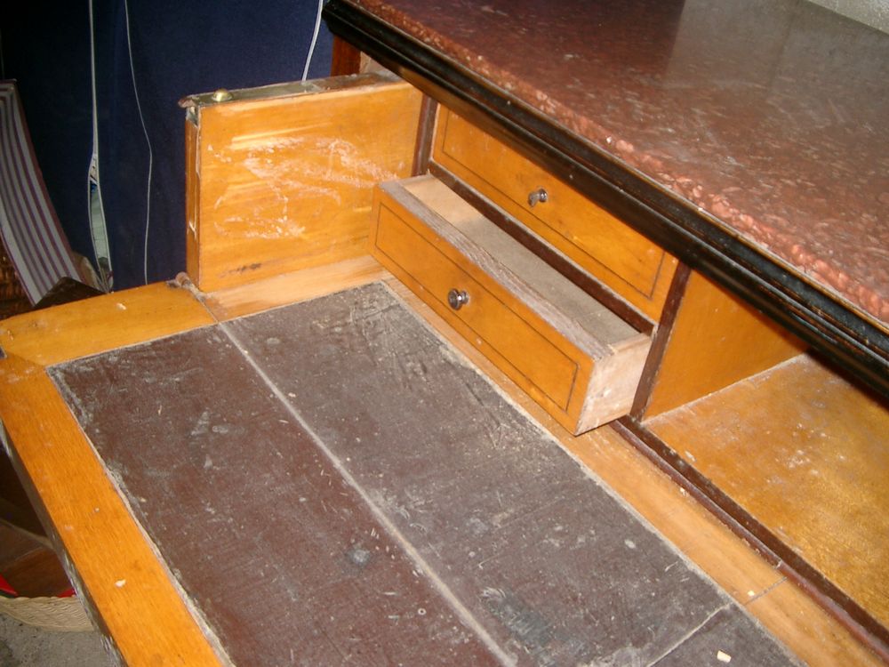 COMMODE STYLE LOUIS PHILLIPE Meubles