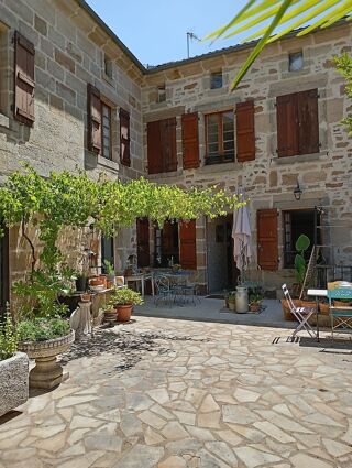 Maison 7 pièces 160 m² · à Lacapelle-Marival · 160 m² · 190 000 €