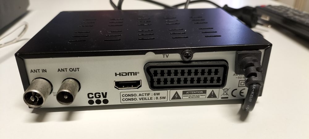 D&eacute;codeur TNT HD CGV Etimo STL avec t&eacute;l&eacute;commande Photos/Video/TV