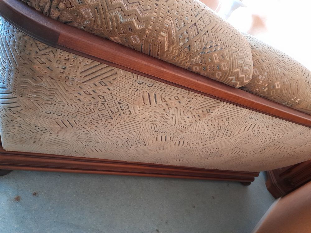 Canap&eacute; velours - longueur 1 M 80 -
Fauteuil crapaud Meubles