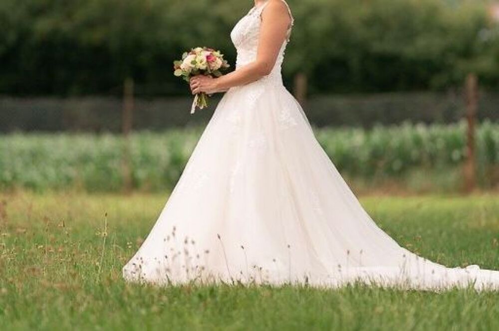 Robe de mari&eacute;e Vêtements
