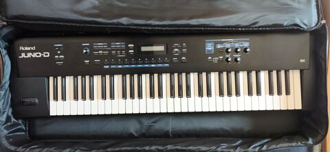 Roland Juno D + paire monitoring samson R�solv 50A Saran (45)