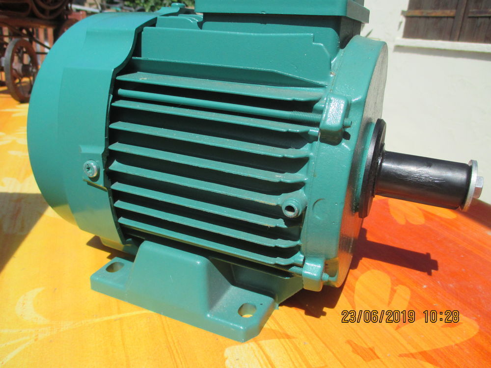 MOTEUR ELECTRIQUE Bricolage
