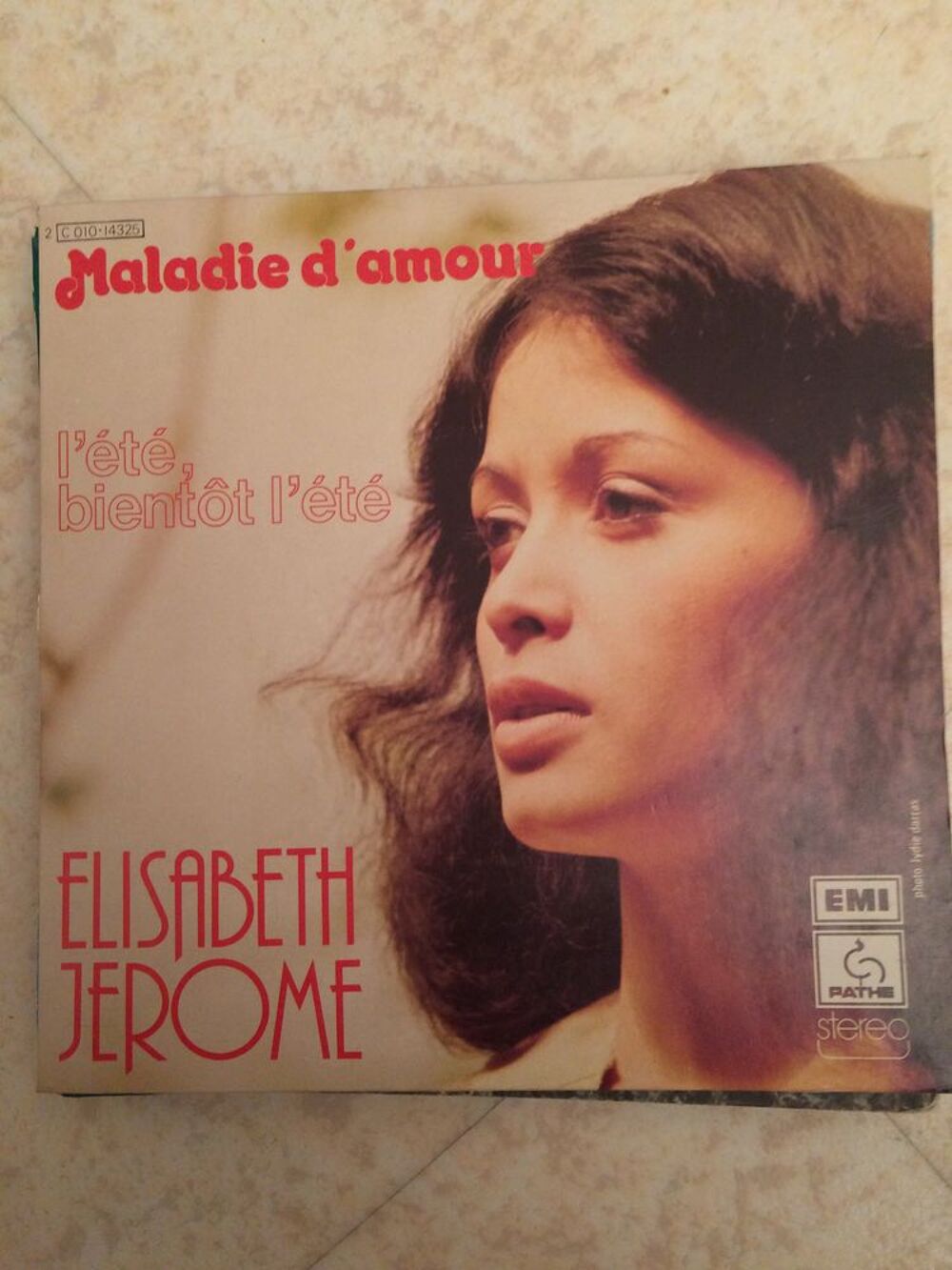 DISQUE 45T ELISABETH JEROME titre MALADIE D AMOUR CD et vinyles
