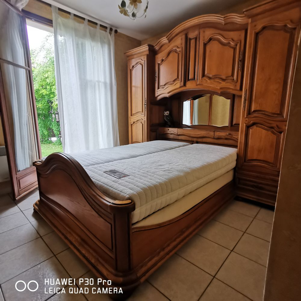 Lit pont &eacute;lectrique en bois avec matelas Meubles
