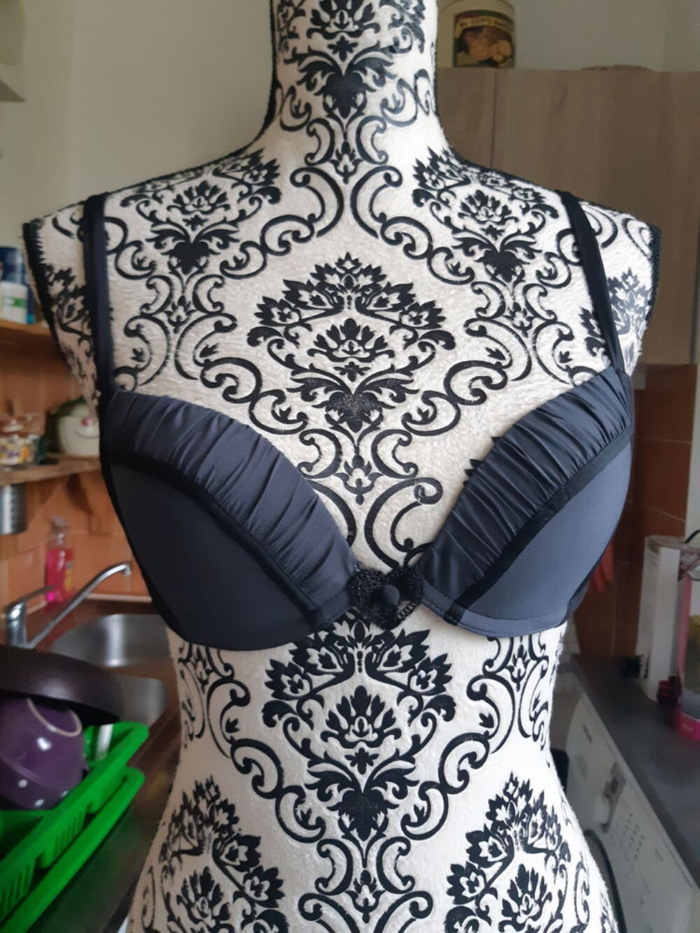 soutien gorge a armatures ETAM NEUF taille 85C
Vêtements