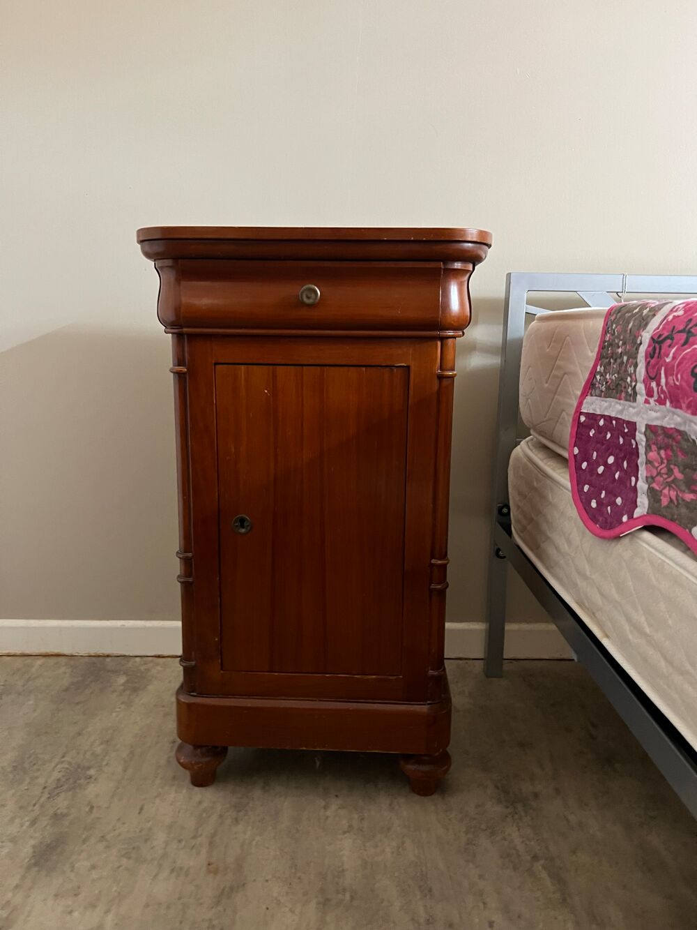 2 tables de nuits Meubles