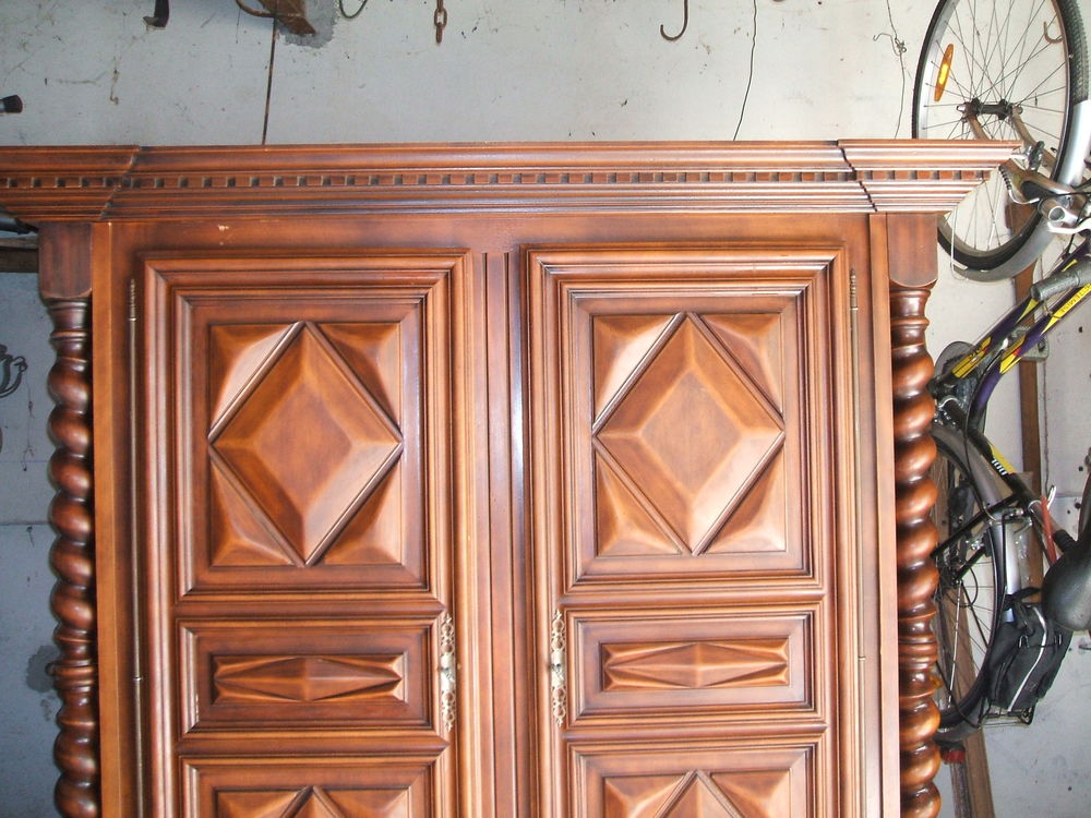 ARMOIRE +LIT +TABLE DE CHEVET Meubles