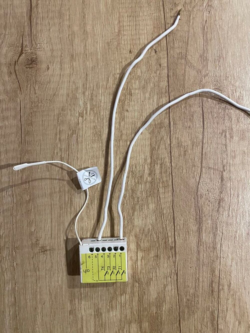 TELECOMMANDE MOOVO + RECEPTEUR CONTACT SEC Bricolage