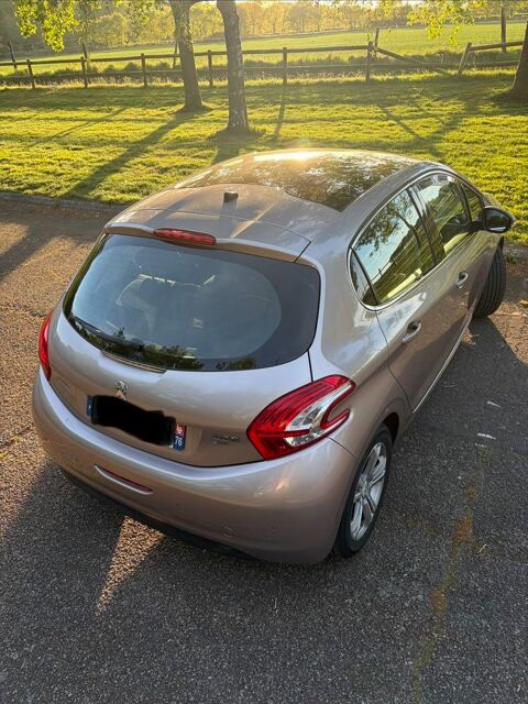 Peugeot 208 1.6 HDi 90 FAP Allure &euro;" Toit 
