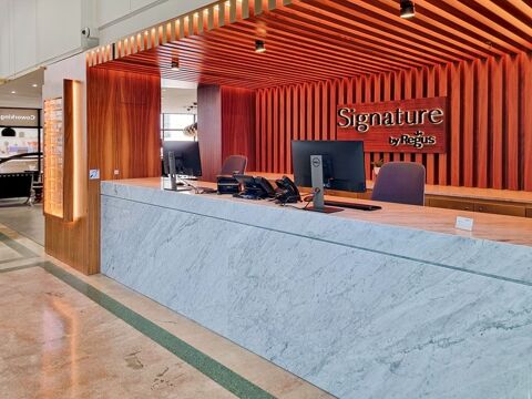 Louez un grand espace de bureau pour 50 personnes &agrave; Bordeaux, Signature Place des Grands Hommes 24315 33000 Bordeaux