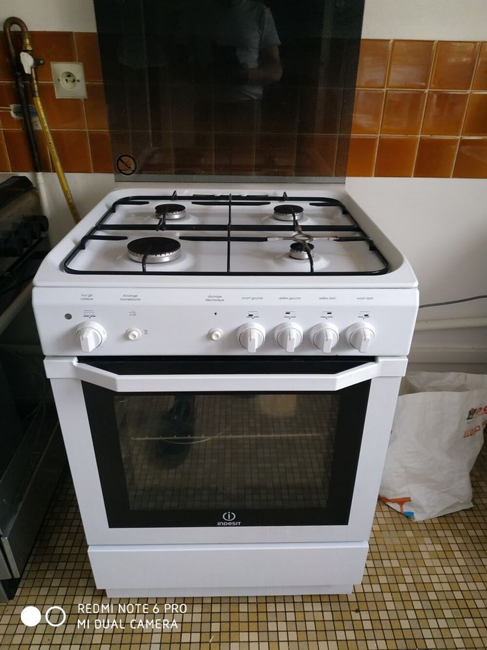 Cuisini&egrave;re indesit en tr&eacute;s bon &eacute;tat Electrom�nager