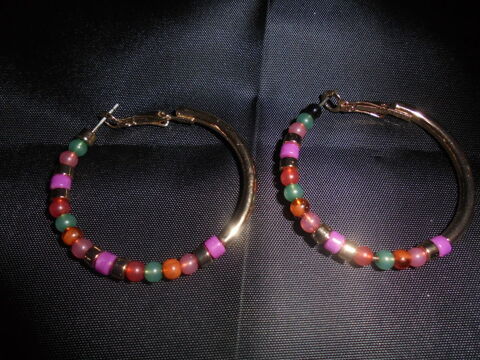 boucles d'oreilles , m�tal dor� , perles de couleur 3 Romorantin-Lanthenay (41)
