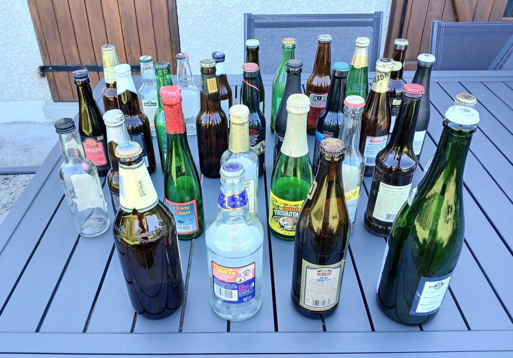 BOUTEILLES DE BIERE VIDES POUR COLLECTION 