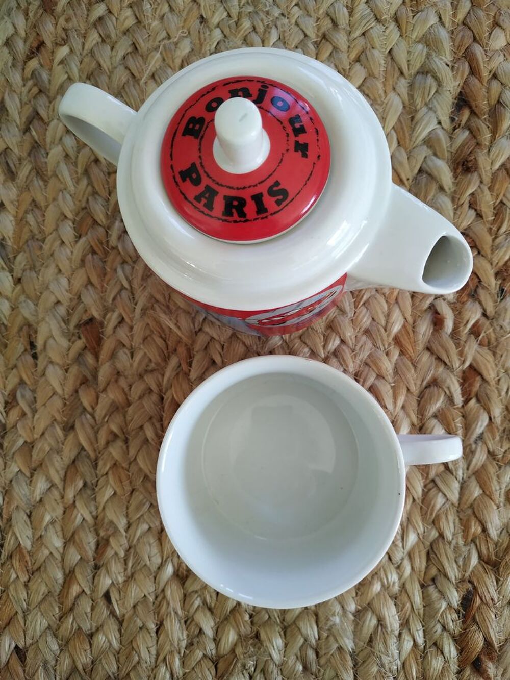 Ensemble th&eacute;i&egrave;re + tasse neuf
Décoration