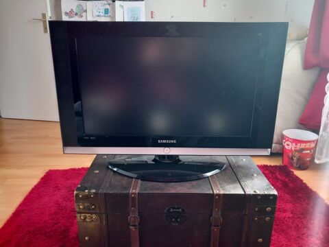 TV ECRAN PLAT  SAMSUNG   68 cm( en diagonale)  .bon �tat . 20 Biscarrosse (40)