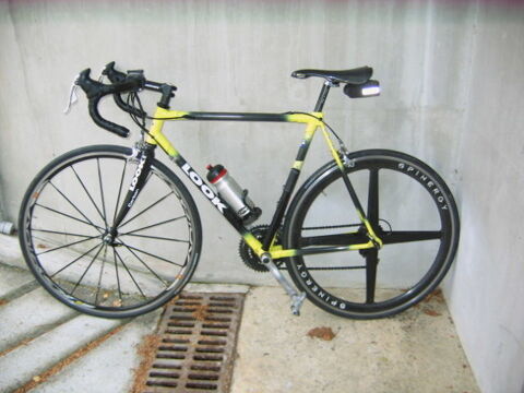 velo de course marque look
Tout en carbone
Equip&eacute; CampagnolR 0 60200 Compi�gne