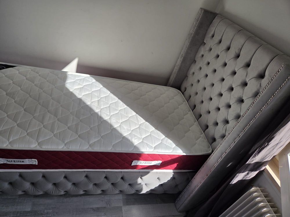 Lit coffre capitonn&eacute; gris + matelas tr&egrave;s bon &eacute;tat Meubles