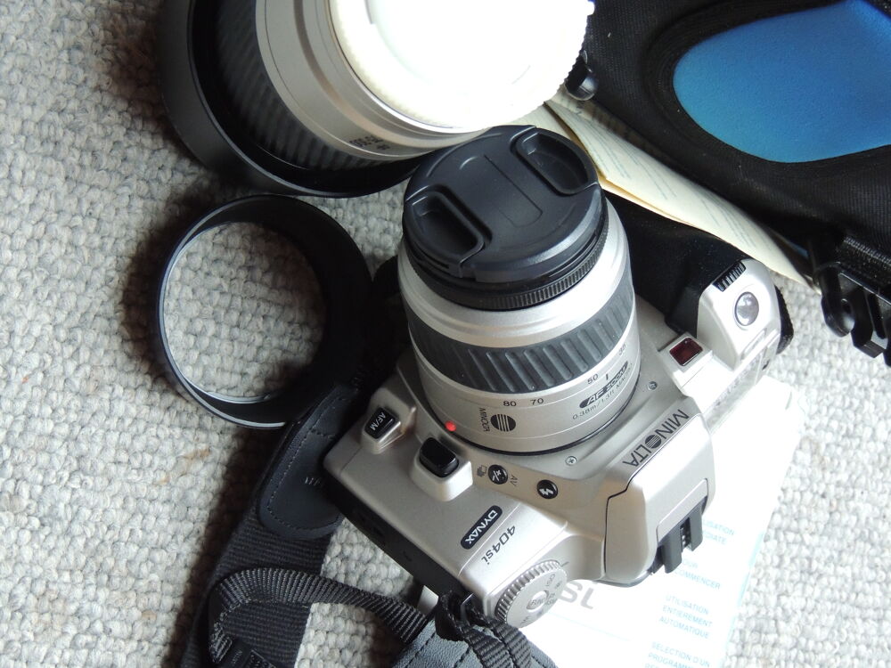 appareil photo argentique Minolta 404 si complet Photos/Video/TV