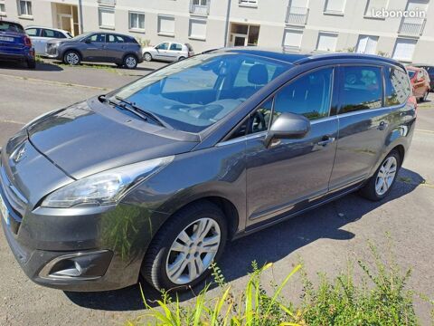 Peugeot 5008 1.6 e-HDi 112ch FAP BMP6 BLUE LION Allure 7pl 2012 occasion Rennes 35000