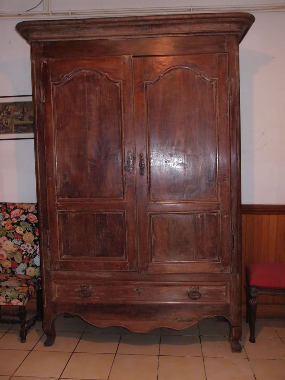 Belle armoire ancienne en noyer Meubles