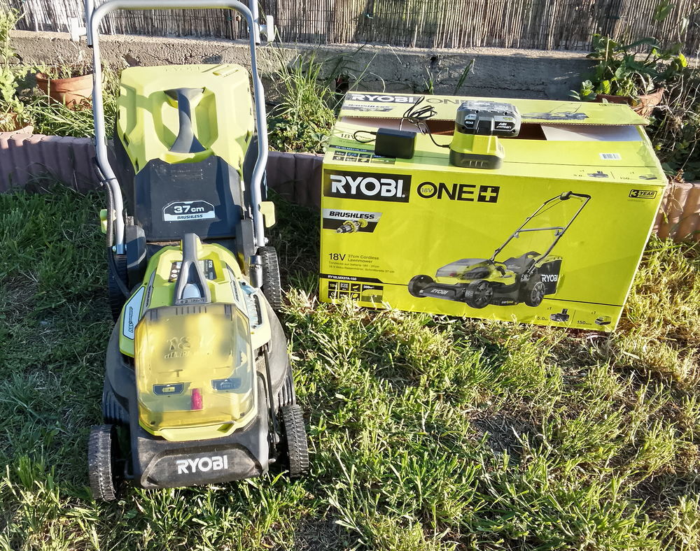 Tondeuse batterie Ryobi 18V RY18;37 cm+batterie 5Ah + charg
Jardin