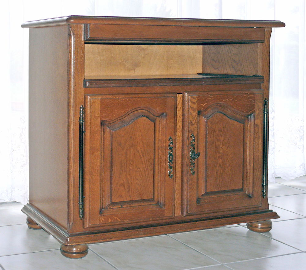 Meuble TV en ch&ecirc;ne avec plateau orientable Meubles