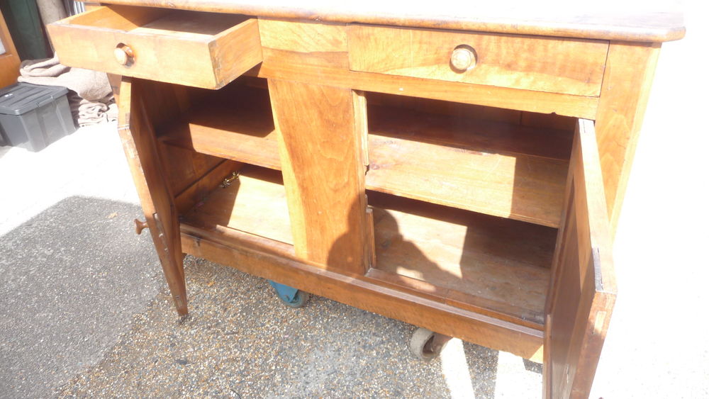 buffet en noyer Meubles