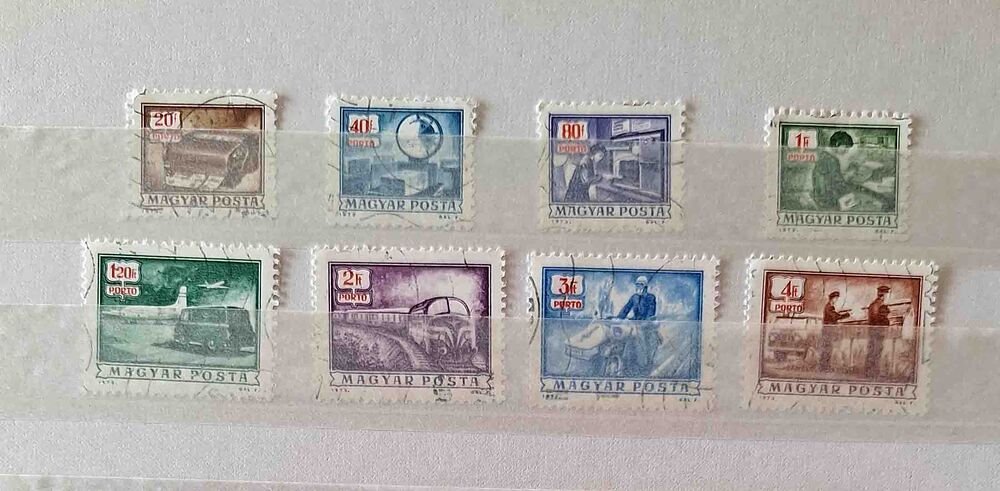 S&eacute;rie de timbres de collection de Hongrie E 