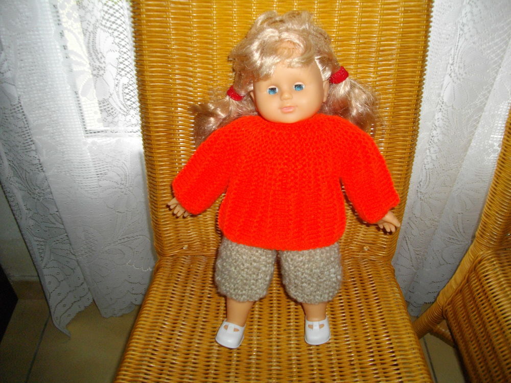 POUPEE (40 CM) AVEC SES VETEMENTS Jeux / jouets