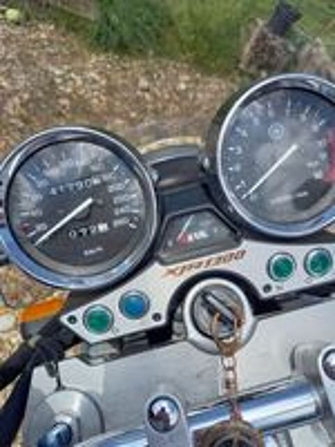 YAMAHA 2001 occasion 60530 Dieudonné