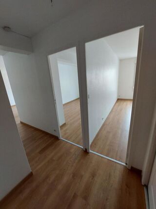  Appartement à louer 3 pièces 64 m²