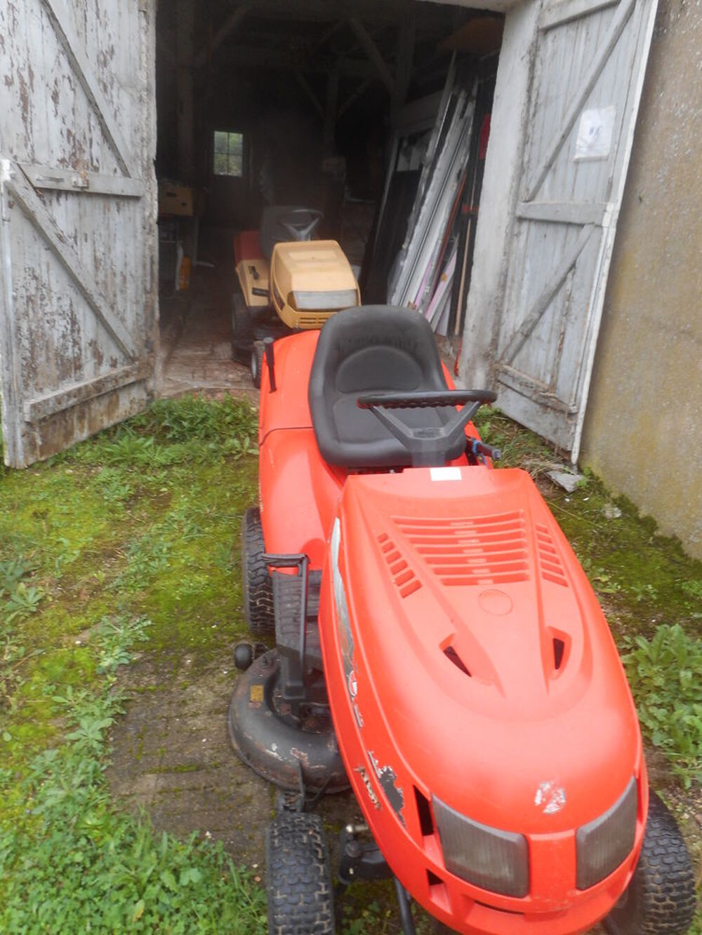 Tracteur tondeuse OLE O MAC 17.5 cv, et 12cv sortie grange Bricolage