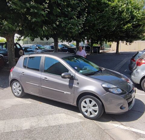 Renault Clio III Tce 100 eco2 SL XV De France 2012 occasion Hyères 83400