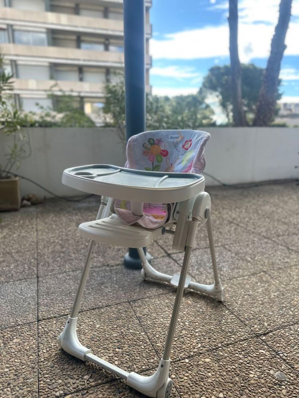 Chaise b&eacute;b&eacute; rehausseur repas &quot; Pratique et &eacute;volutive Mobilier enfants