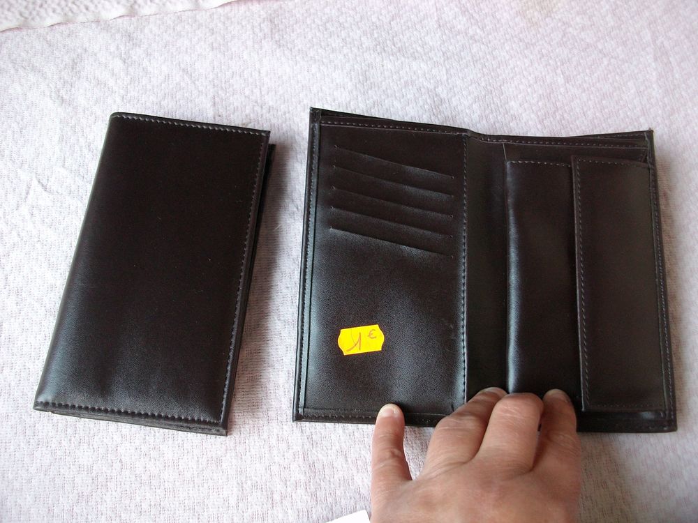 Porte-feuilles (porte-monnaie + carte) de 0,80 € &agrave; 2 €-neufs Maroquinerie