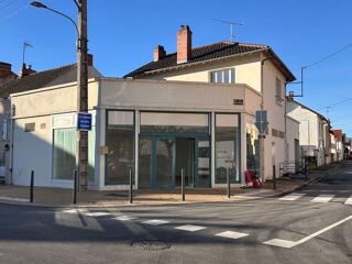  Maison � vendre 8 pi�ces 207 m� Montlu�on